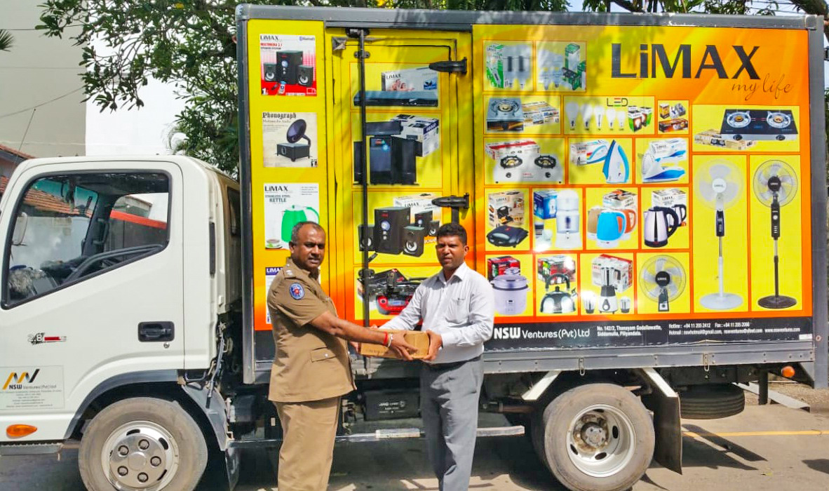 Blog Post Image:Distribution_of_refreshments_for_grade_5_students_with_sri_lanka_police